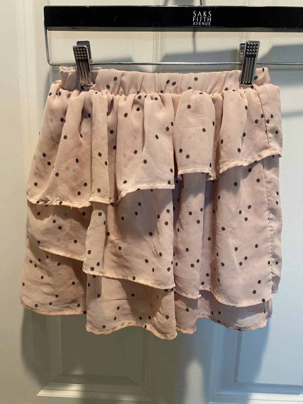 H&M Blush Pink Tiered Ruffle Mini Skirt with Grey Star Accents EUC